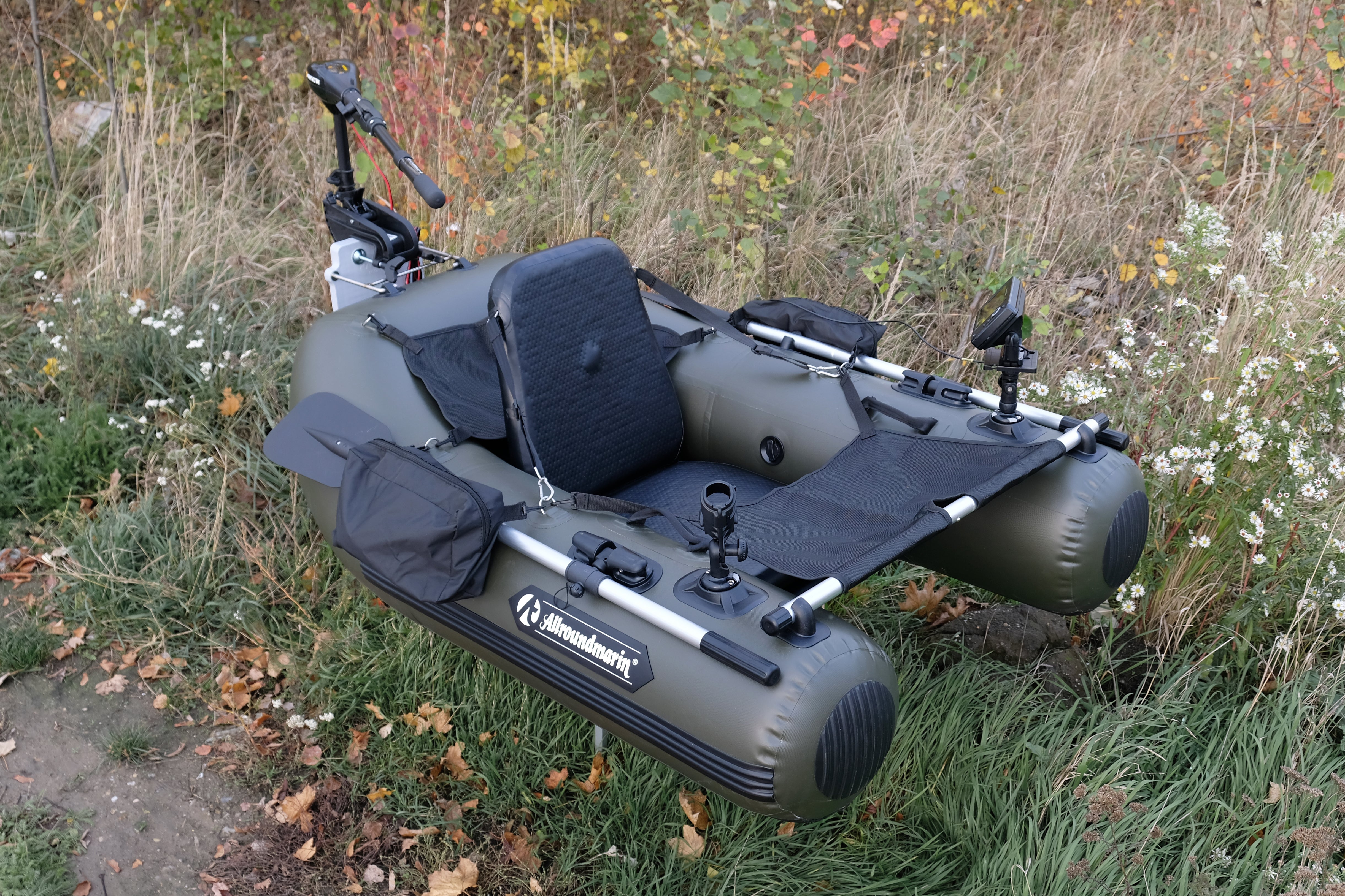 Allroundmarin Belly Boot 170 olivgrün mit Motorhalterung - Outdoor Monkey