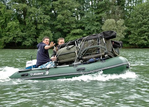 Motor oder Muskelkraft? So wählst du dein Schlauchboot richtig aus!